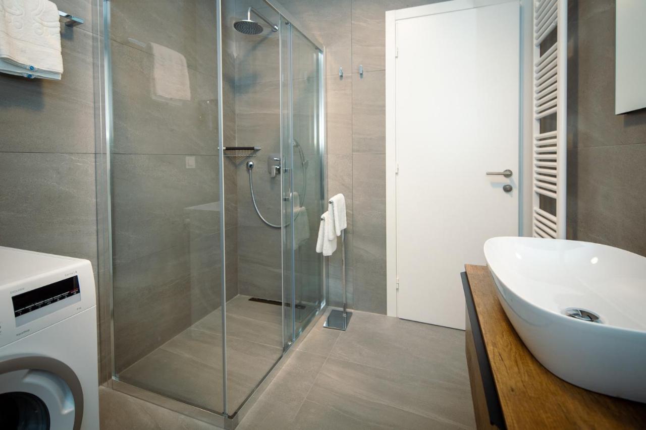 Pr Premium Apartment 로비니 외부 사진