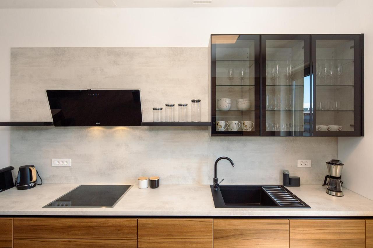 Pr Premium Apartment 로비니 외부 사진